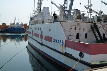 Санитарное судно ВМС Украины подготовили к приему больных COVID-19