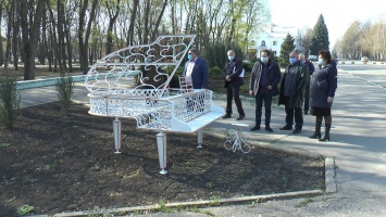 В Лозовой появится цветочный рояль (фото)