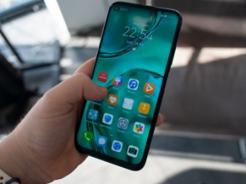 Блогеры рассмотрели HUAWEI P40 Lite изнутри