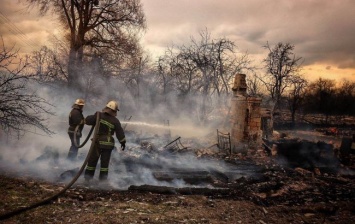 В Житомирской области из-за возгорания сухой травы сгорела улица из 27 домов