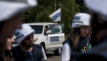 Минные знаки и шипы на дороге: оккупанты снова не пускают патрули ОБСЕ на Донбассе