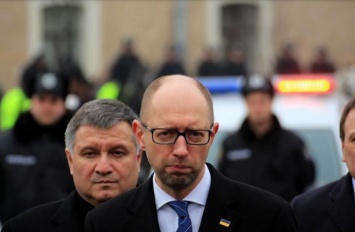 Главное за 16 апреля: Покушение на Авакова, Парубий и Яценюк в суде, обращение ПриватБанка, Украину забирают в ЕС, погоду сорвало