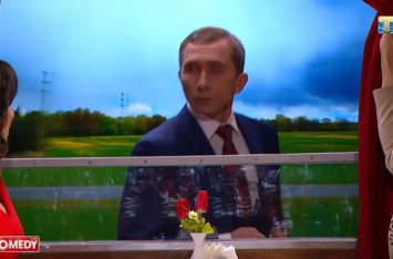 «Когда ты уже уйдешь?» Comedy Club показал назойливого продавца и «Путина». ВИДЕО