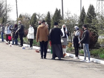 Полиция: в Мариуполе на Пасху большинство верующих осталось дома,- ФОТО