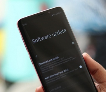 Samsung снова дала надежду пользователям Galaxy S9 на большое обновление