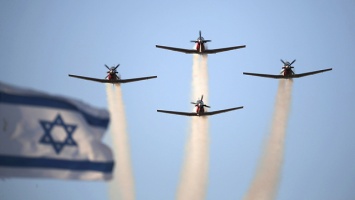 В благодарность врачам: асы ВВС Израиля покажут фигуры высшего пилотажа в небе над больницами