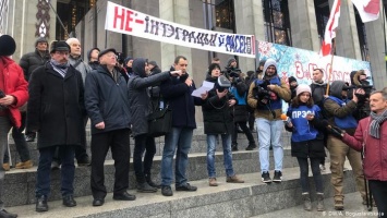 К белорусам, протестовавшим против интеграции с РФ, пришли за имуществом