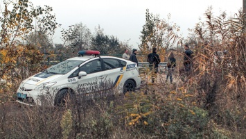 Повесился на дереве: под Днепром найден разлагающийся труп