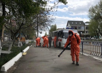 В Подольске дезинфицируют улицы и тестируют на коронавирус пациентов больницы, где массово заразились врачи. Фото