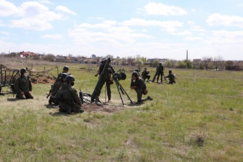 В Кривом Роге военная часть 3011 Национальной гвардии Украины проводит учебные стрельбы минометной батареи