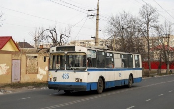 В Херсоне перестали ходить троллейбусы - поздно ночью "Херсонэлектротрансу" отключили электроэнергию