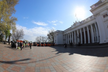 В уборке и дезинфекции улиц Одессы задействованы 90 единиц спецтехники