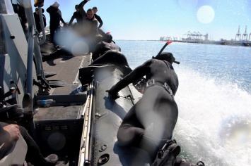 В Одессе спецназ ВМСУ учился противодействовать подводным диверсантам противника