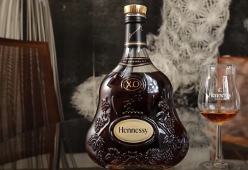 За ваше здоровье: людям начали выдавать коньяк Hennessy - для дезинфекции лучше не придумаешь