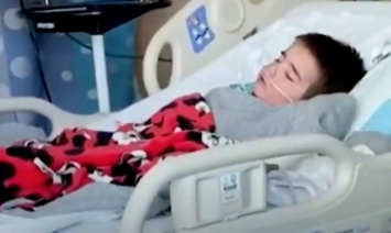 Задыхается от кашля и плачет: в сети опубликовано видео ребенка, который болеет COVID-19