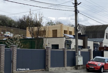 Саакашвили начал строить второй особняк под Киевом. Фото и видео