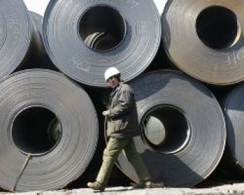В Китае сократились запасы стали
