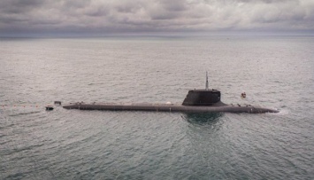 Французская атомная субмарина совершила первое погружение