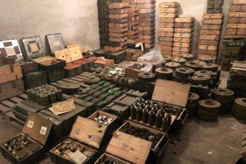 Боеприпасы свозили в детский лагерь: в двух областях Украины нашли огромные склады вооружения