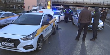 Погоня со стрельбой за водителем без пропуска. Видео