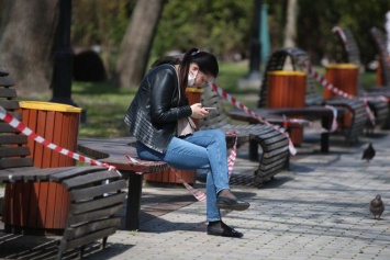 Украинцев заставляют ставить приложения для контроля самоизоляции: законно ли это