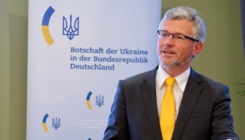 Украинский посол предложил пари экс-канцлеру Шредеру
