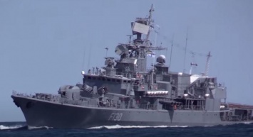 «Гетман Сагайдачный» провел стрельбы в Черном море и поймал на горячем российских нарушителей (ВИДЕО)