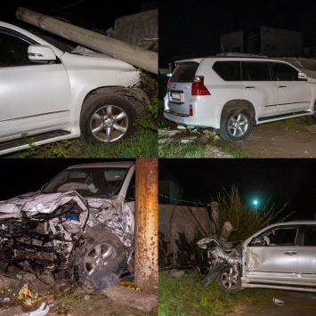 В Днепре водитель Lexus влетел в ограждение стоянки и повредил несколько авто, - ФОТО