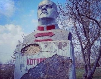 В Одесской области снесли памятник Котовскому