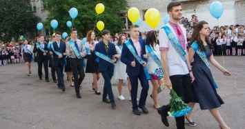 В Запорожье школьники закончат обучение дистанционно без последних звонков и выпускных вечеров