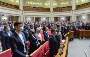 Депутаты Рады решили выяснить, что такое достойные условия жизни