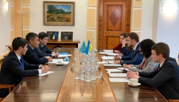 Криклий обсудил с послом Казахстана усиление сотрудничества между странами