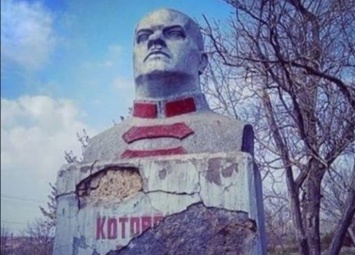 Одесские активисты добились сноса памятника Котовскому