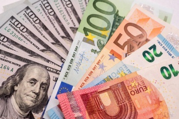 Свежие курсы валют: сколько стоит доллар и евро
