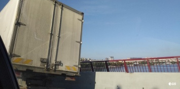 2 ДТП на Новом мосту в Днепре: образовалась большая пробка