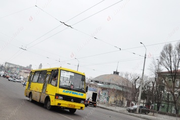 Днепряне требуют снизить стоимость проезда