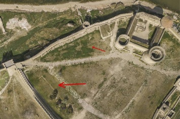 Засуха помогла археологам найти остатки янычарских казарм в Аккерманской крепости