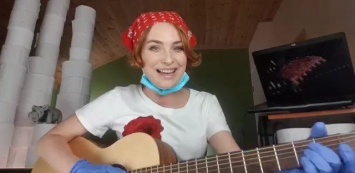 Актриса "Дизель шоу"записала шуточную песню о майских праздниках на карантине - видео