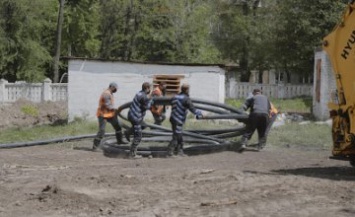 В Днепре заменяют системы впуска холодной воды в школах