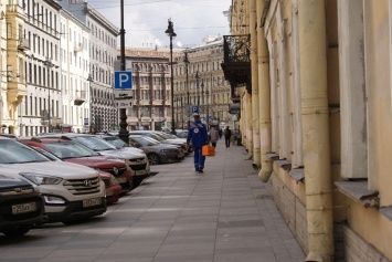 В Санкт-Петербурге введут обязательный "масочный режим"