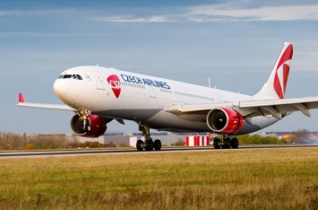 Чехия возобновляет авиаперелеты из Праги в Киев