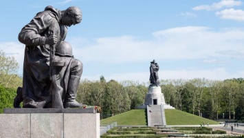 Трептов-парк накануне 75-летия окончания войны (фото)