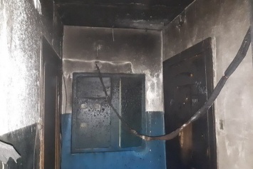 В Харькове спасатели эвакуировали из горящей многоэтажки 23 человека, - ФОТО
