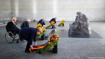 Коронавирус не помешал немцам достойно отметить день окончания войны в Европе