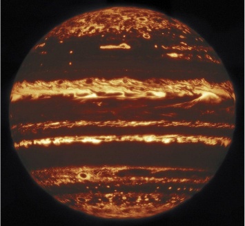Таким его еще не видели: астрономы сделали новые яркие фото Юпитера, которые поражают воображение (фото)
