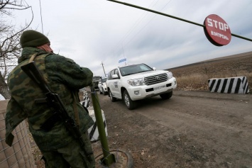 Боевики с оружием почти три часа удерживали наблюдателей ОБСЕ