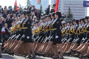 Лукашенко в разгар пандемии устроил парад Победы (ФОТО, ВИДЕО)