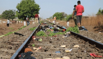 В Индии под колесами поезда погибли 15 человек, спавших на рельсах