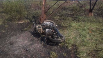 В пригороде Покрова мотоцикл врезался в электроопору