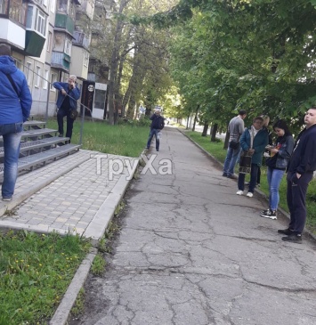 В Харькове в первое утро смягчения карантина возле парикмахерских образовались очереди